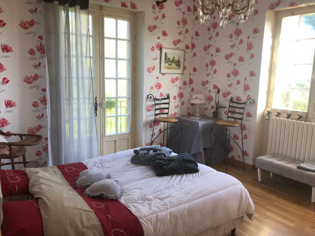 Les Chambres De Cathy Murat Exteriér fotografie