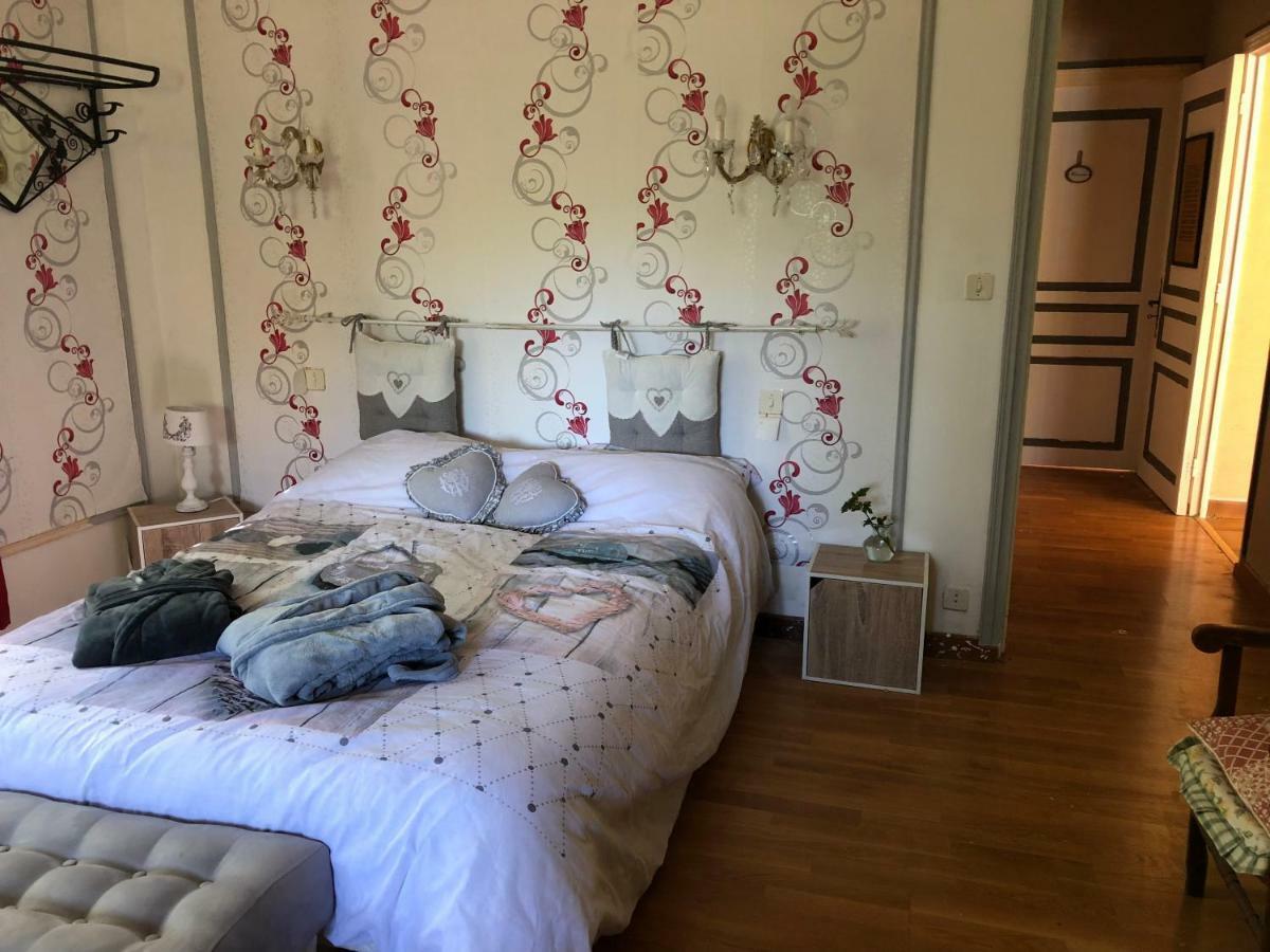 Les Chambres De Cathy Murat Exteriér fotografie